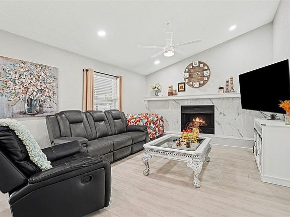 3rd image of 7547 Landmark Dr