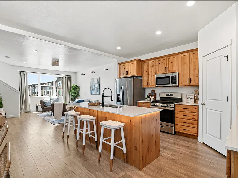 768 W Harvest Glen Rd — Photo 15