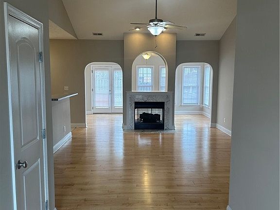 5th image of 3907 Gaithersburg Ln