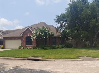 1601 N Lago Vista Ct, Pearland, TX 77581