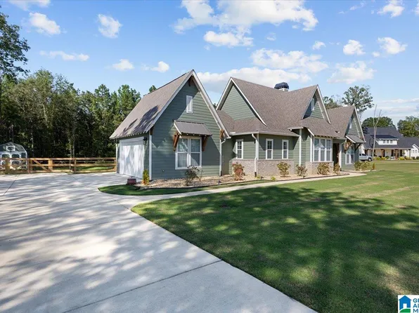 425 Stonewood Trl, Springville, AL 35146