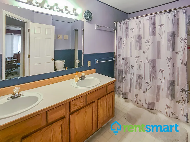904 Charlo St — Photo 7