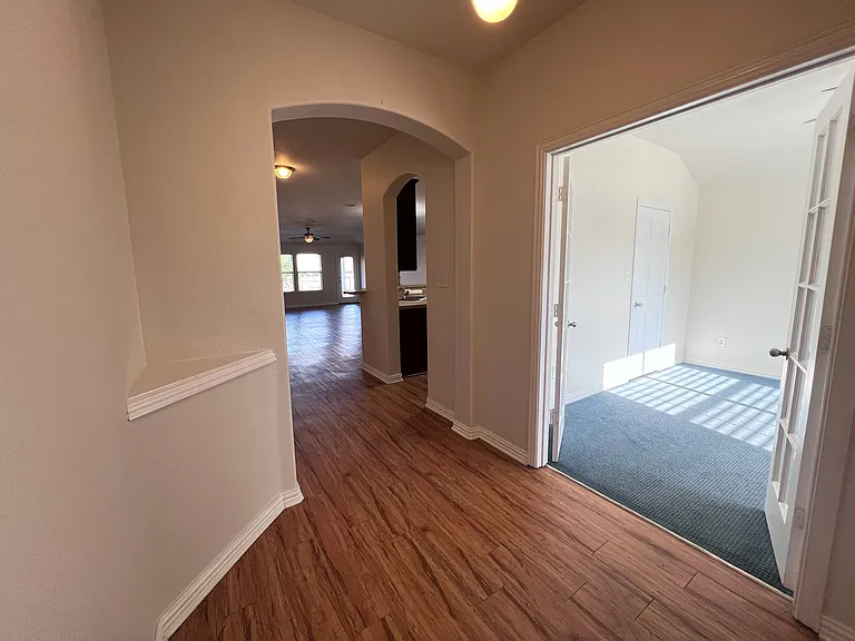 706 Cedar Cove Dr — Photo 4