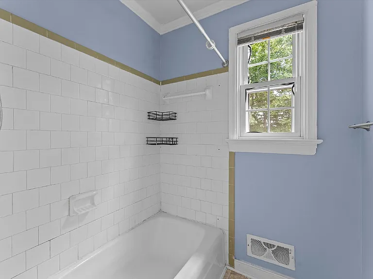 2220 Lauderdale Dr — Photo 25