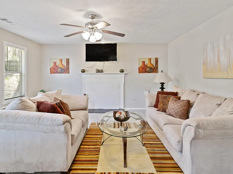 1225 Huntington Place Cir — Photo 3