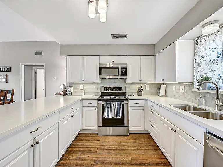 21600 Zachary Dr — Photo 15