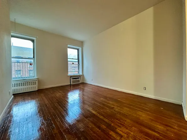 1670 York Avenue image 2 of 11