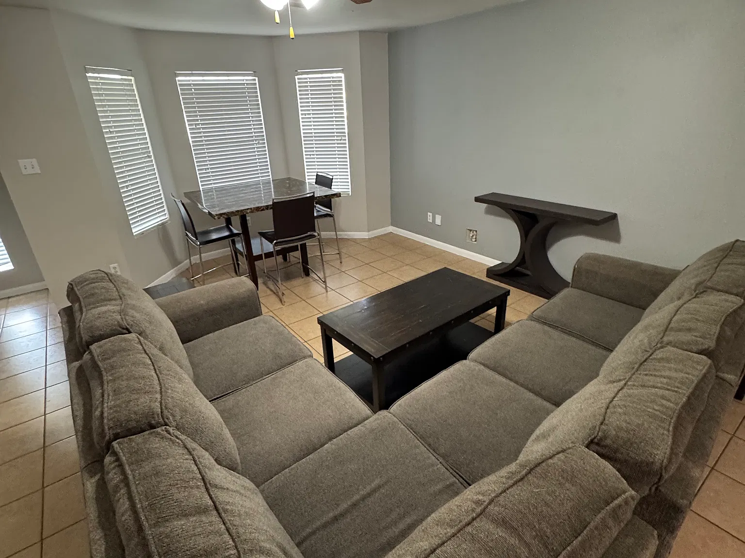 4 bed, 1700 sqft, $695 — Photo 1