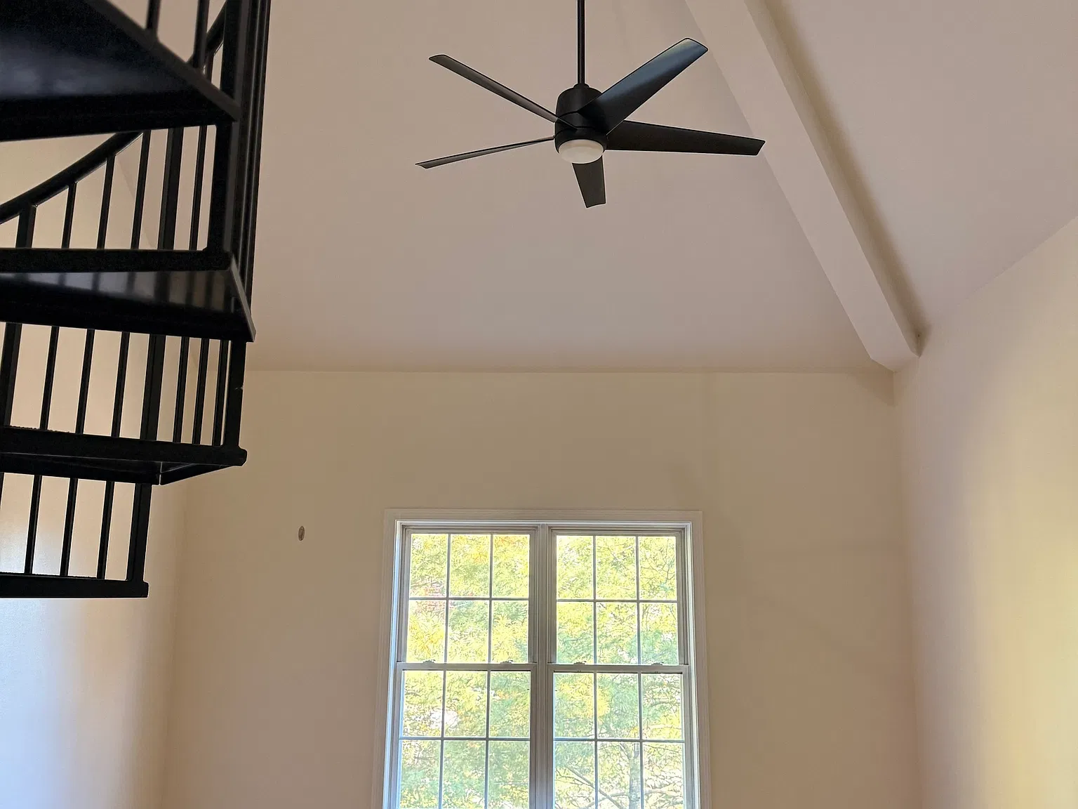 2 bed, 1.0 bath, 800 sqft, $2,350 — Photo 2