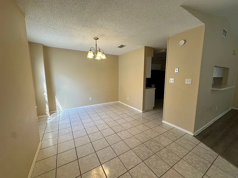 2111 Timberwood Ln — Photo 6