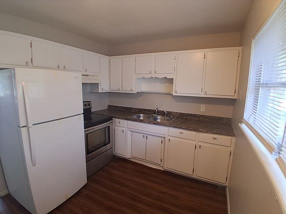 2nd image of 4104 Desoto Ave