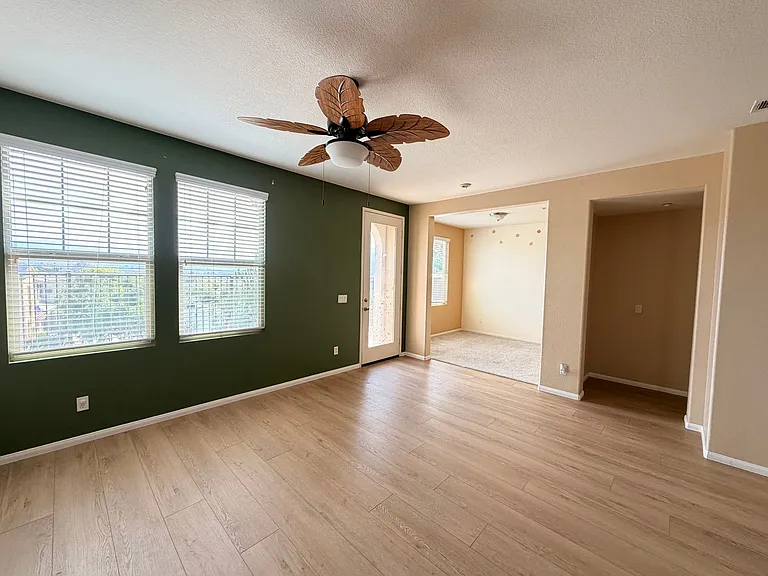 1729 Cripple Creek Dr #4 — Photo 3