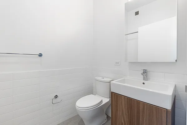 Rented by Stonehenge NYC LLC | media 7