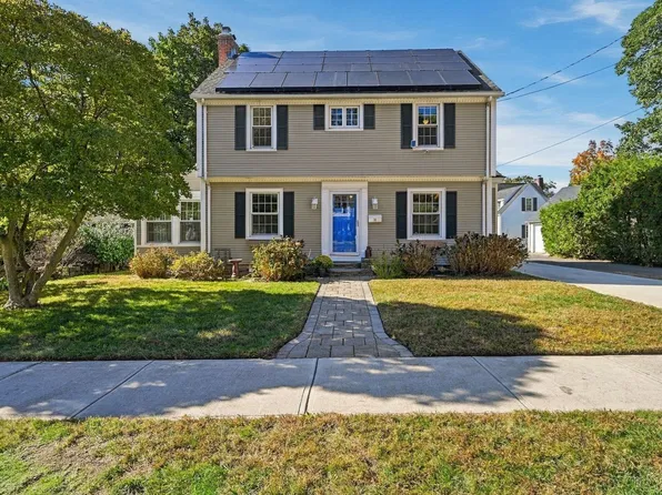 14 Windsor Pl, Longmeadow, MA 01106