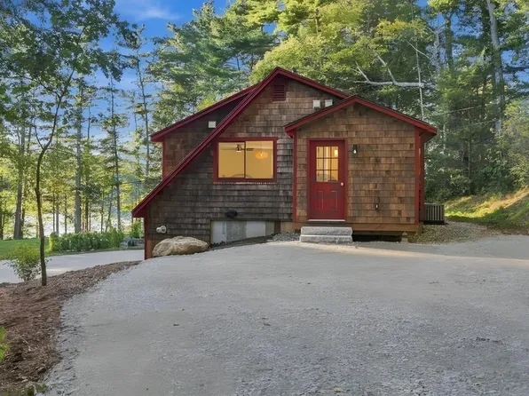 8 160th Ln, Sturbridge, MA 01566