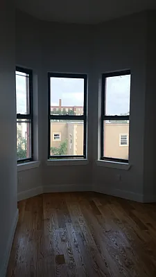 Rented by Space Link Realty | media 23