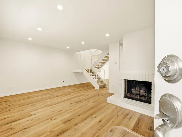 839 Del Mar Downs Rd #D — Photo 11