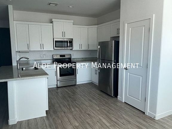 4th image of 47821 N 43rd Ave