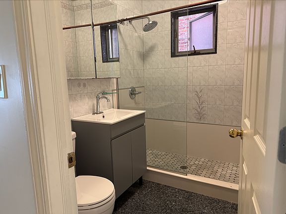 5th image of 2021 W 13th St #1
