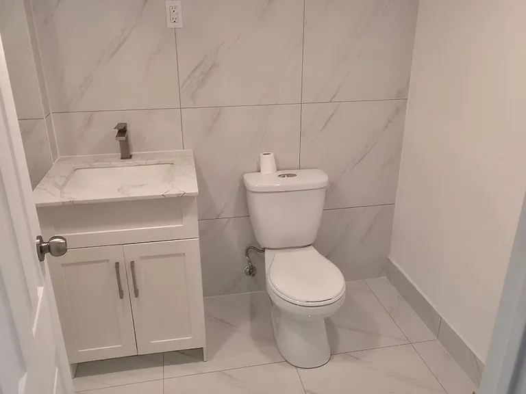 149 Gunn St #LOWER LEVEL — Photo 3