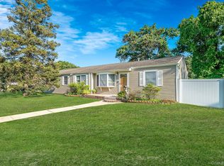 730 Spur Dr N, Bay Shore, NY 11706