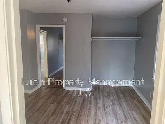 4th image of 1198 Chicago Ave