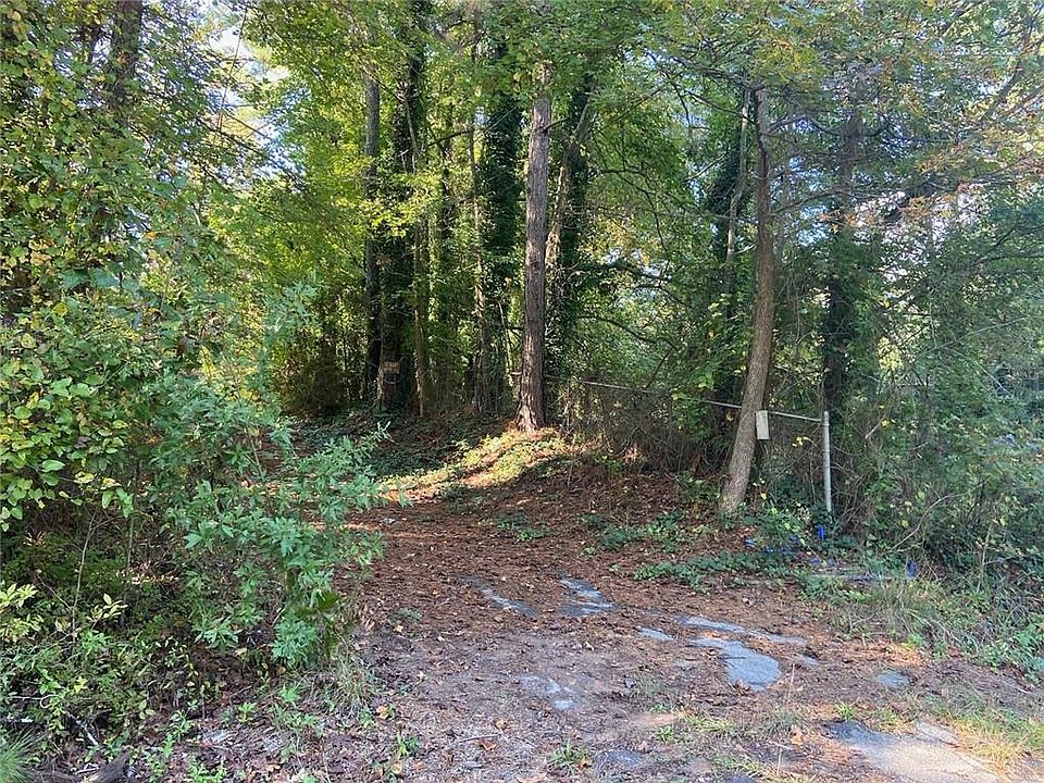 2nd image of 1911 Lee Rd Lot 0