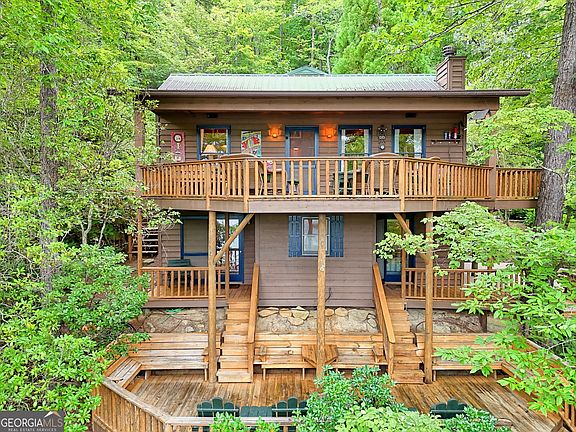 3rd image of 3019 Moccasin Creek Rd