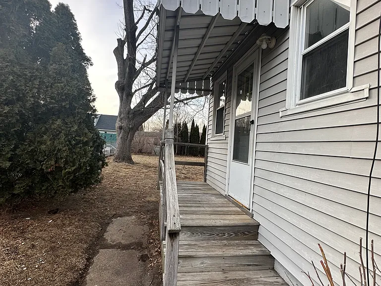1259 Sively St — Photo 4