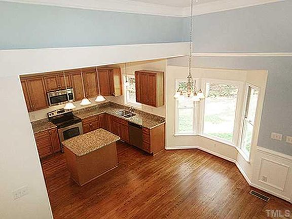 Kitchen and Breakfast Area