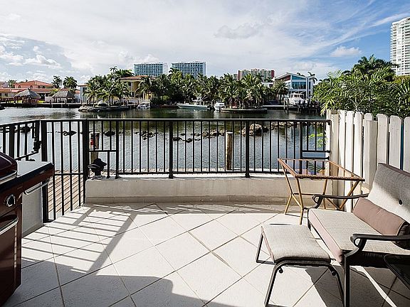 PATIO WITH FURNITURE