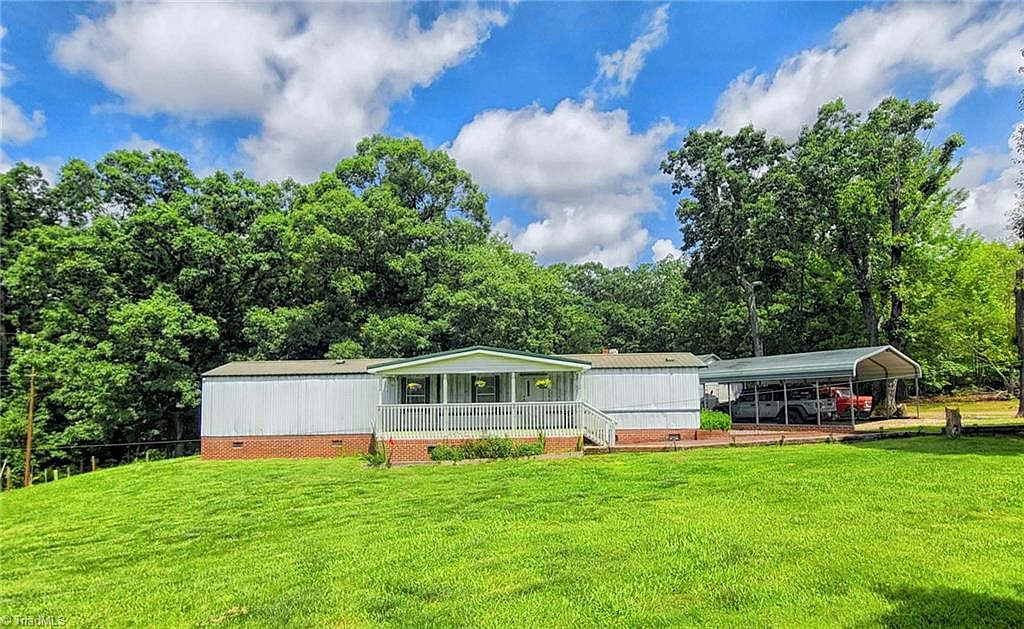 ゆゆ 2668 9th Ave W, Seattle, WA 98119 | Redfin