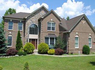 111 Pebble Beach Ct, East Stroudsburg, PA 18302