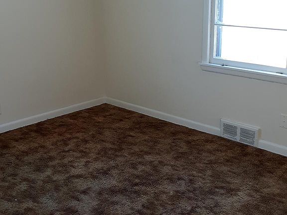 4th image of 5801 N 36th St
