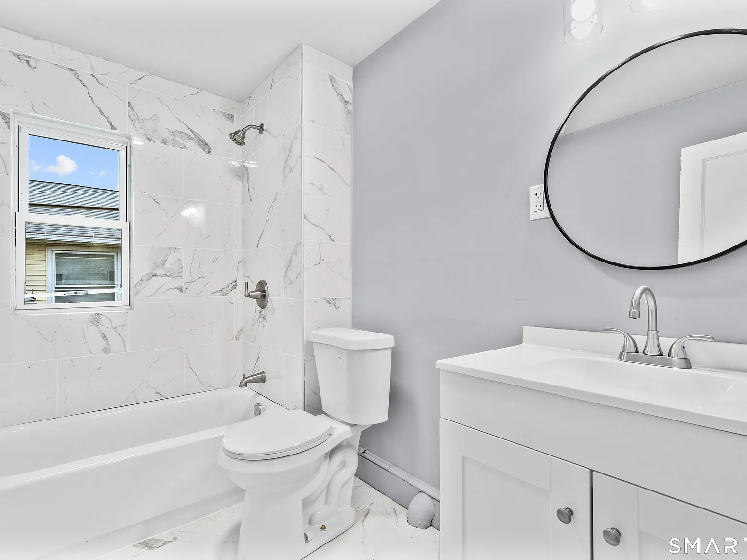 3 bed, 1.0 bath, 1000 sqft, $1,900 — Photo 2