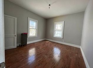 941 E 34th St #4, Brooklyn, NY 11210