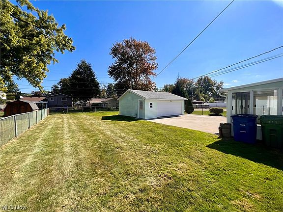 2nd image of 379 Saint Lawrence Blvd