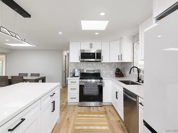 6507 Friendly Pl, Carlsbad, CA 92011