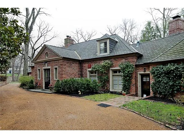 17 Fair Oaks Dr photo 1