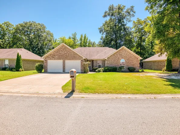 2014 Rosedale St, Muscle Shoals, AL 35661