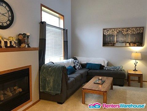 3rd image of 13816 Rose Dr