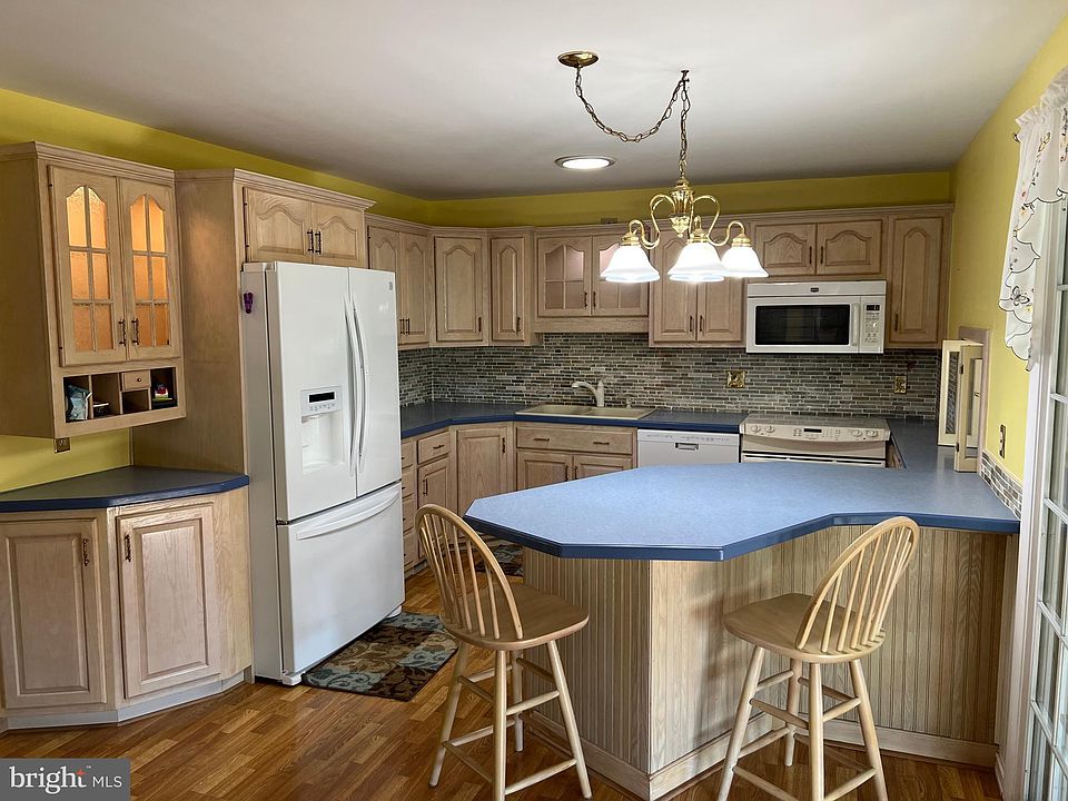 872 E Pumping Station Rd, Quakertown, PA 18951 Zillow