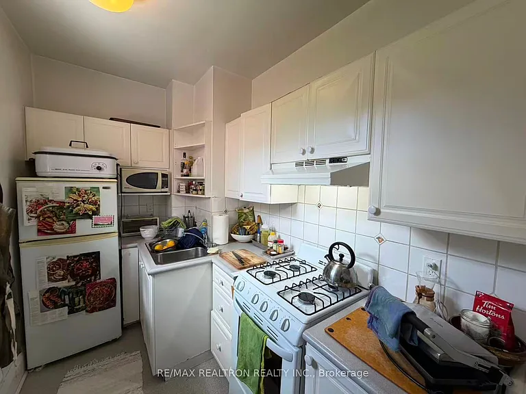 108 Admiral Rd #4 — Photo 8