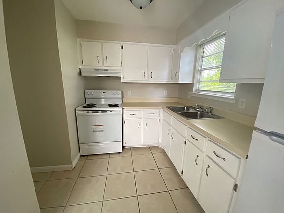 3rd image of 718 S Gay Ave APT E2