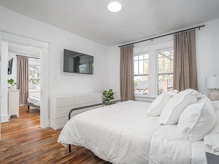 1101 Lancaster St — Photo 16