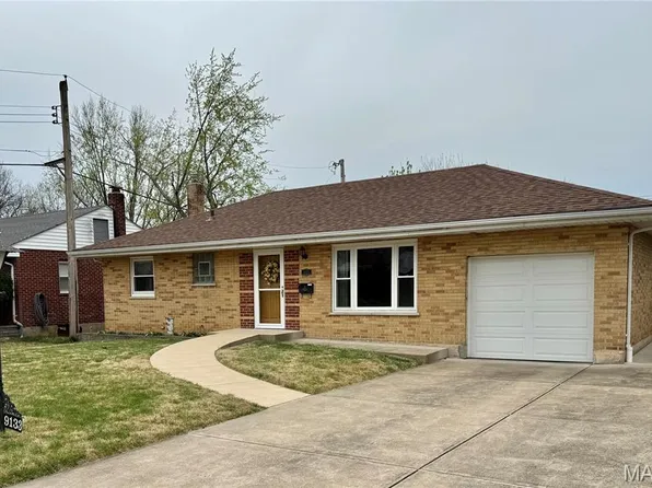 9133 Kit Dr, Saint Louis, MO 63123