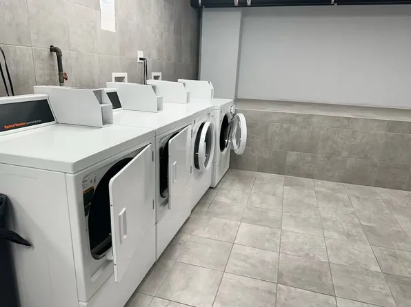 25-34 Steinway Street image 15 of 29