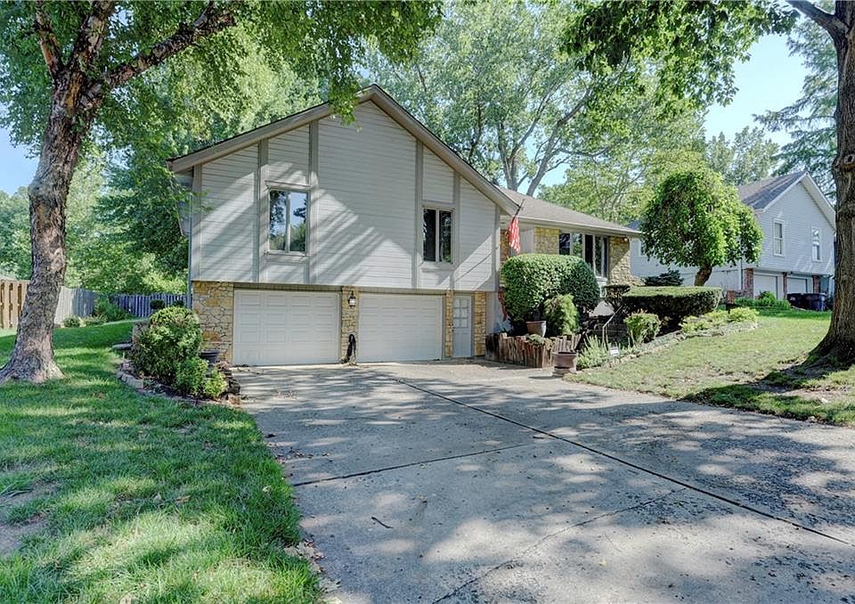 1st image of 205 SE Mount Vernon Dr