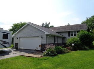 5321 Allen Rd, Little Suamico, WI 54141