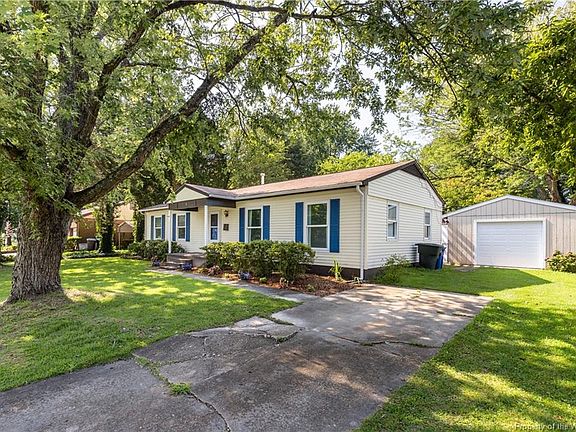 3rd image of 5 Roosevelt Dr
